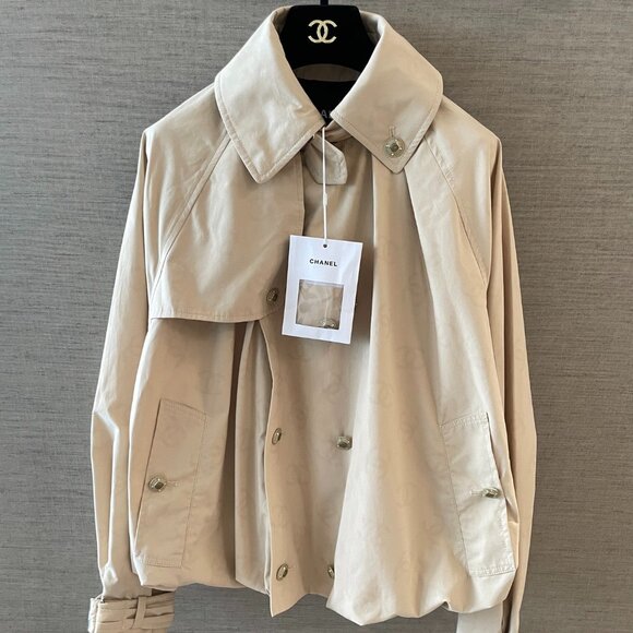 Chanel Short Trench Coat  in Light Beige - Picture 3 of 7